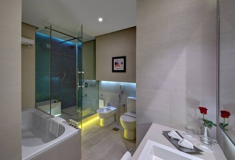 Люкс Семейный 2 Спальни, 72 Sharjah Waterfront