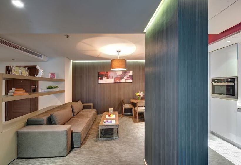 سوئیت خانواده 2 خوابه, 72 Sharjah Waterfront