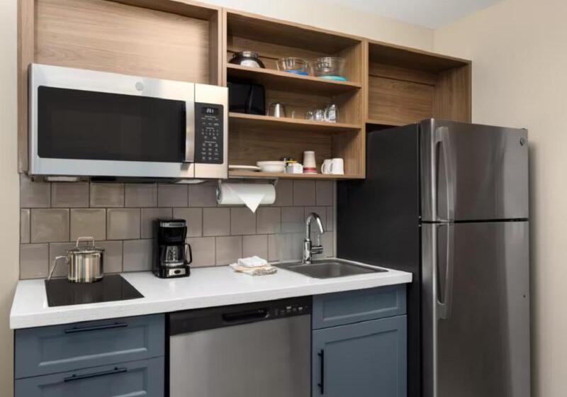 스탠다드 스튜디오, Candlewood Suites Sioux Falls, An Ihg