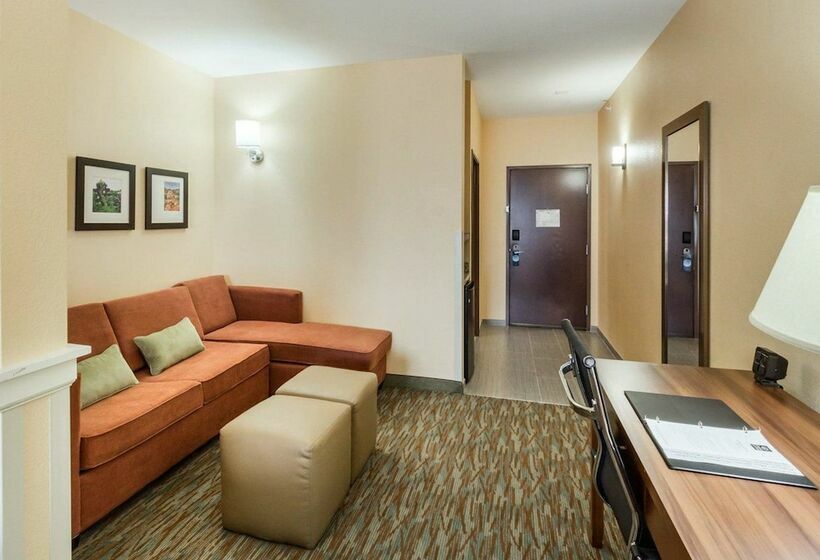스위트, Comfort Suites Cotulla Near I35