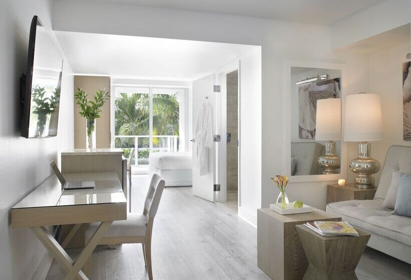 Lakosztály, Grand Beach Hotel Surfside