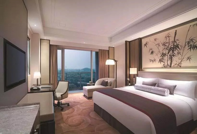 クラブルーム, Shangrila Qufu