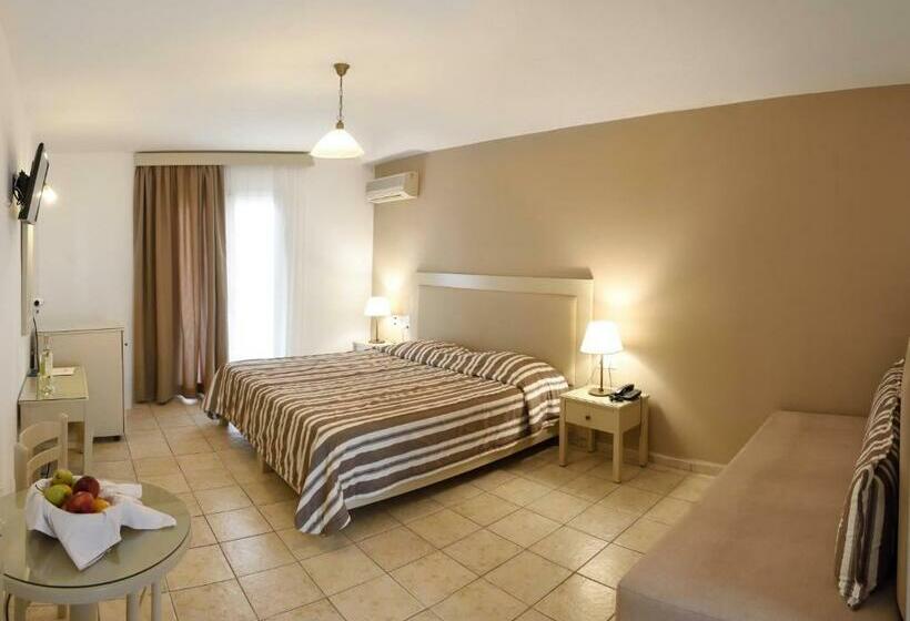 庭の見えるスタンダードトリプルルーム, Koni Village