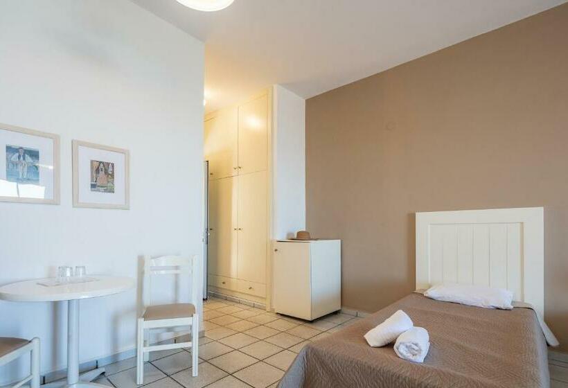 庭の見えるスタンダードトリプルルーム, Koni Village