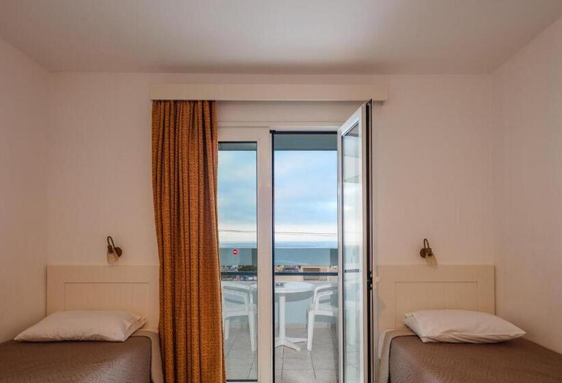 ガーデンビューファミリールーム, Koni Village