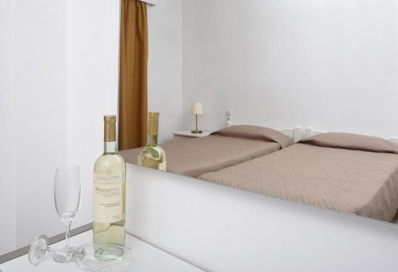 スタンダードルーム, Koni Village