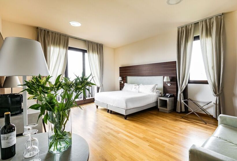 اتاق لوکس, Palazzo Di Varignana