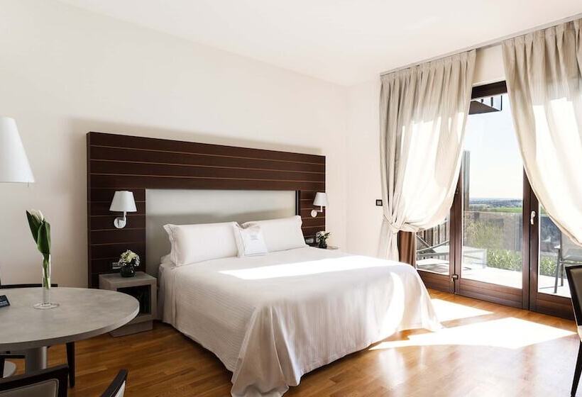 اتاق لوکس, Palazzo Di Varignana