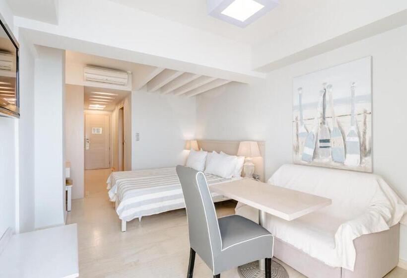 غرفة سوبيريور مطلّة علي البحر, Palm Beach Hotel Apartments