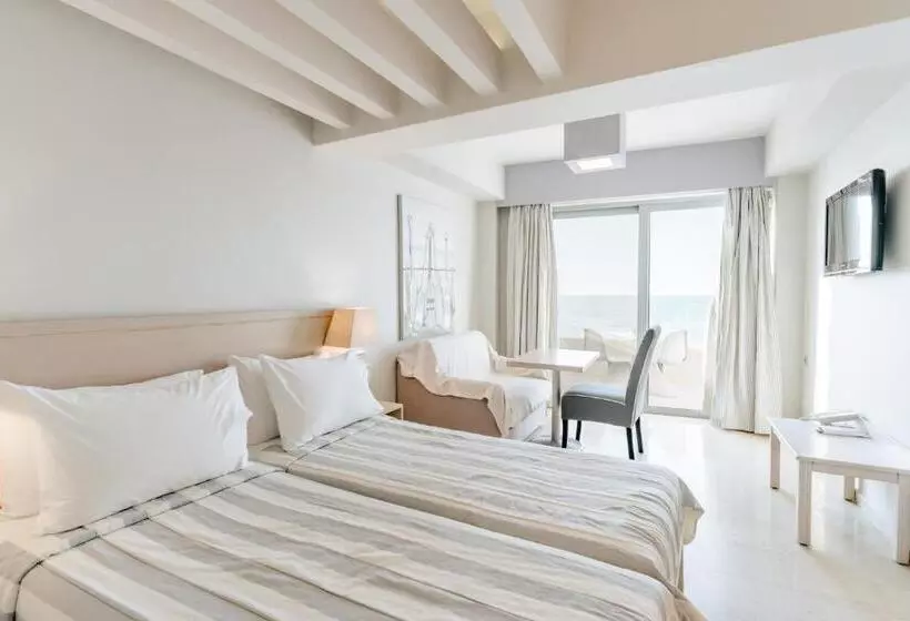 オーシャンビュースーペリアールーム, Palm Beach Hotel Apartments