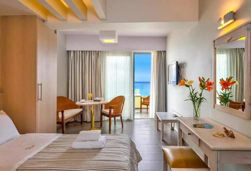 オーシャンビュースーペリアールーム, Palm Beach Hotel Apartments