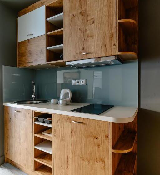 غرفة سوبيريور مطلّة علي الحديقة, Palm Beach Hotel Apartments