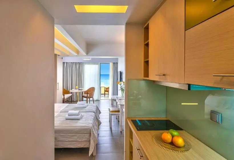 オーシャンビューのスーペリアトリプルルーム, Palm Beach Hotel Apartments