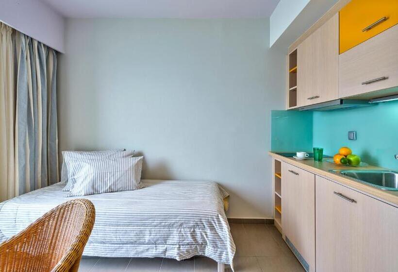 Трехместный Superior Вид на Море, Palm Beach Hotel Apartments