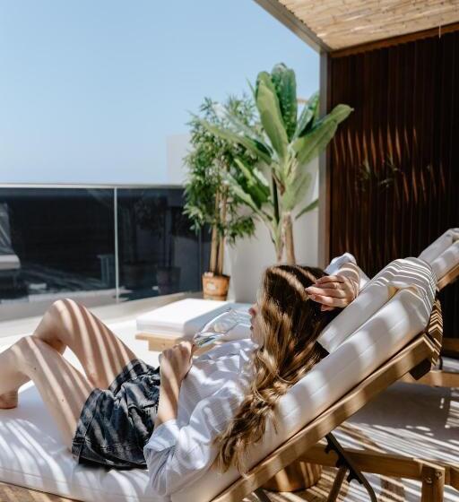 جناح مزود بتراس, Palm Beach Hotel Apartments