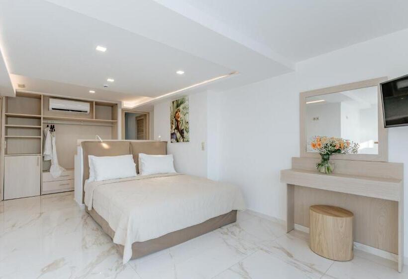 Люкс с Террасой, Palm Beach Hotel Apartments
