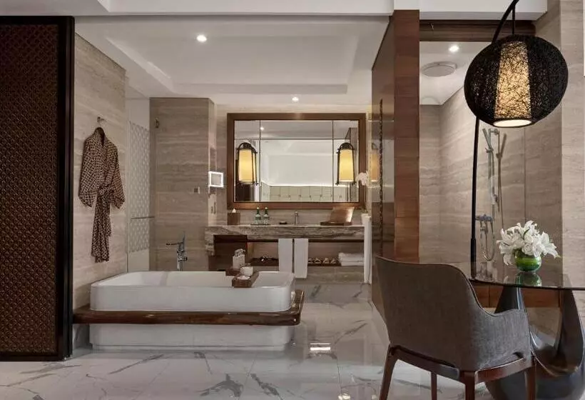 キングサイズベッドのデラックスルーム, Sofitel Bali Nusa Dua Beach Resort
