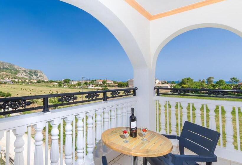 استودیوی استاندارد, Athina Apartments
