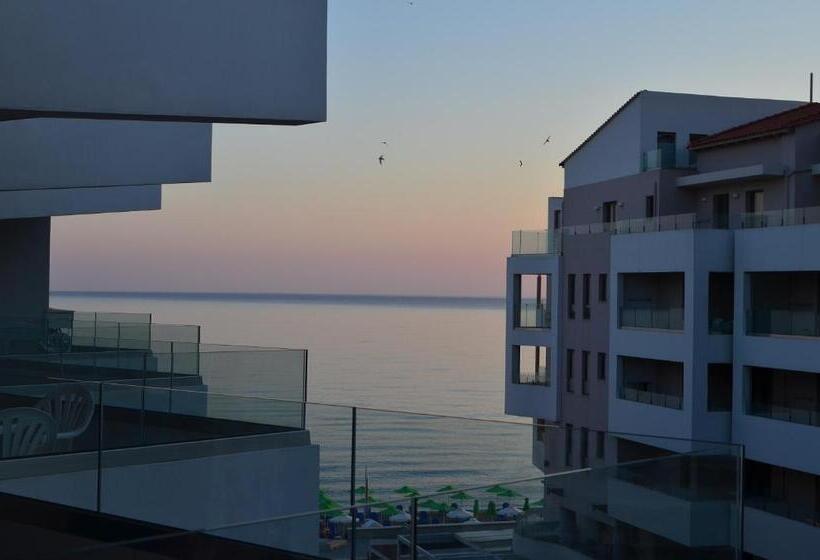 侧面带海景的标准工作室, Aloe Apartments