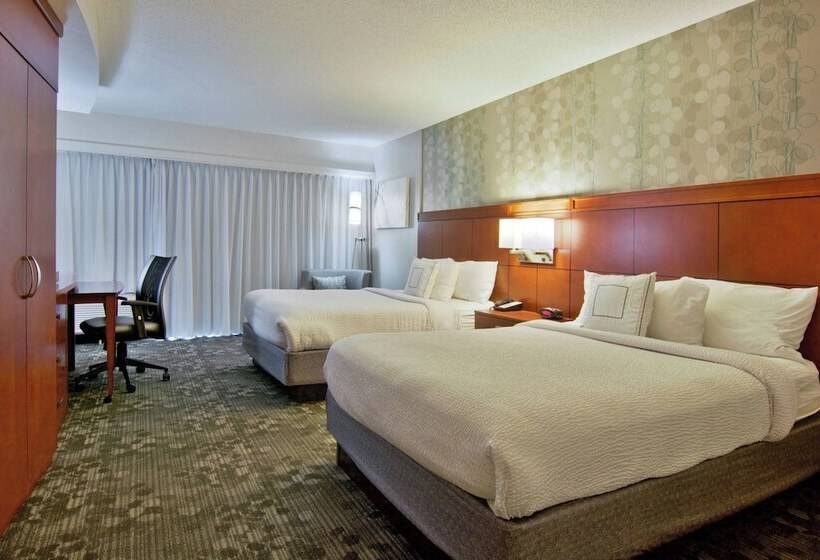 Люкс, Courtyard By Marriott Clarksville