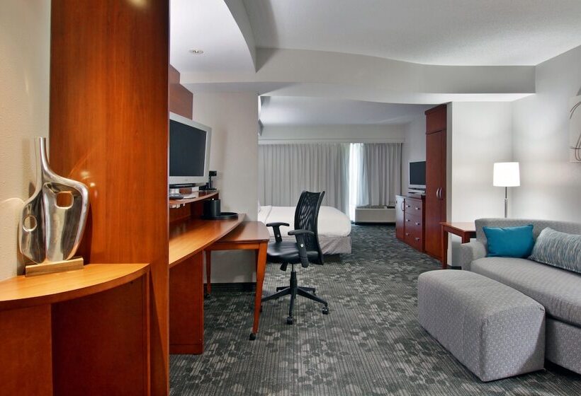 جناح, Courtyard By Marriott Clarksville