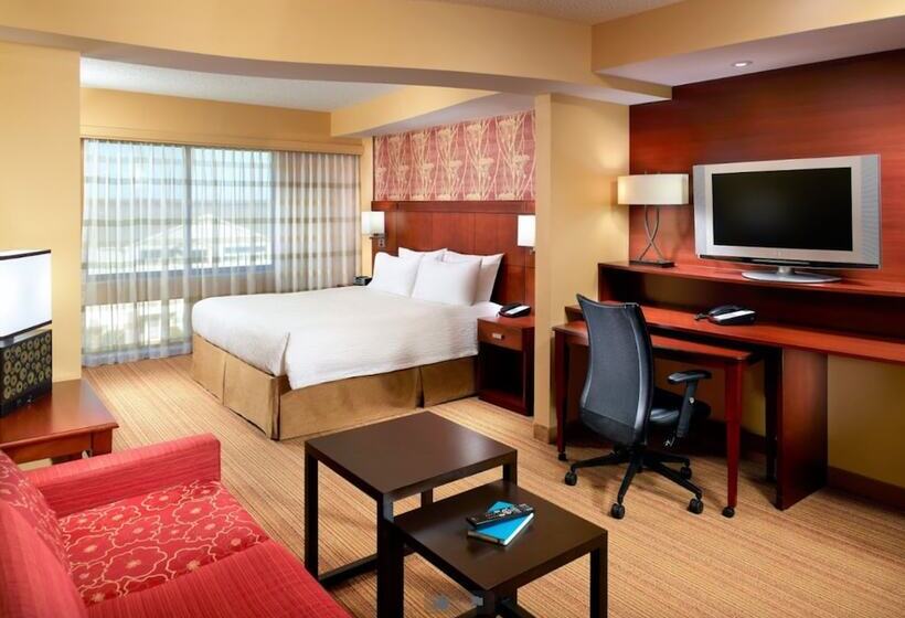جناح, Courtyard By Marriott Clarksville