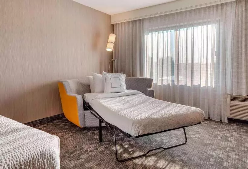 キングサイズベッドのスタンダードルーム, Courtyard By Marriot Cranbury South Brunswick