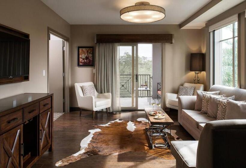 جناح, Epicurean Hotel, Autograph Collection