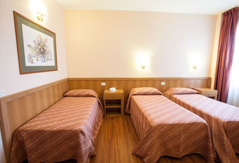 四人标准间, Esperia