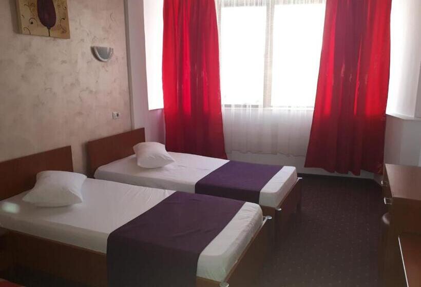 Номер Стандарт Трехместный, Flormang