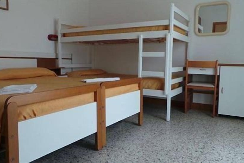 חדר לארבעה סטנדרטי עם מרפסת, Graziana