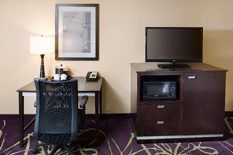带大床的标准间, Hampton Inn & Suites Lansing West