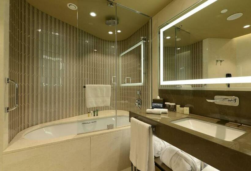 Standard Room, Hilton Istanbul Kozyatagi