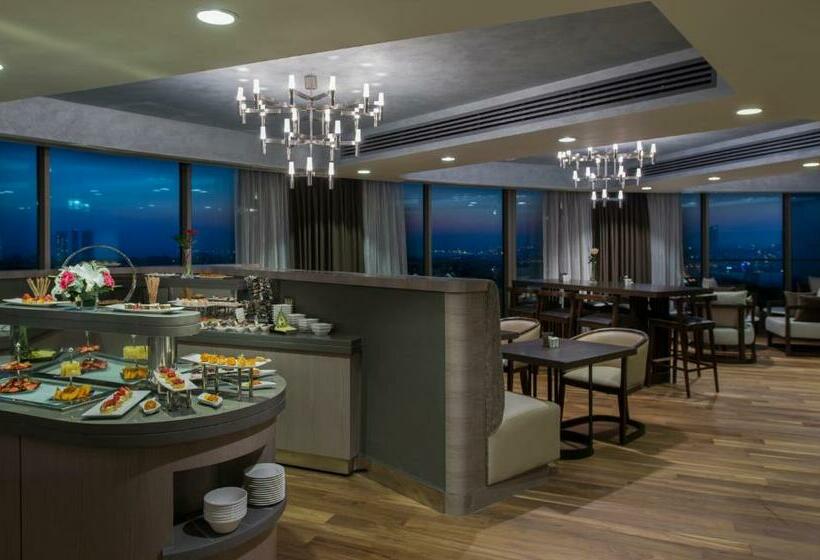 Executive Room, Hilton Istanbul Kozyatagi