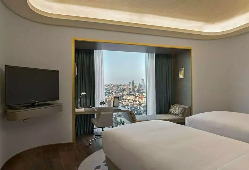 Executive Room, Hilton Istanbul Kozyatagi