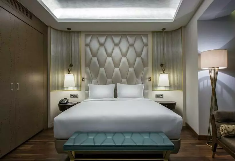 Executive Suite King Bed, Hilton Istanbul Kozyatagi