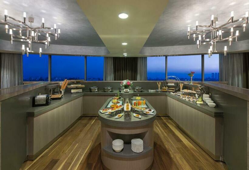 Executive Suite King Bed, Hilton Istanbul Kozyatagi