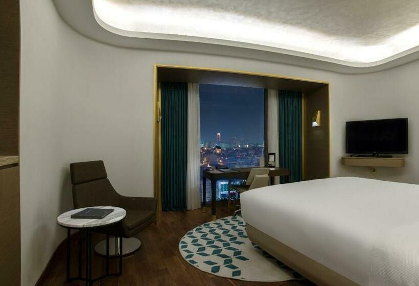 Executive Room King Size Bed, Hilton Istanbul Kozyatagi