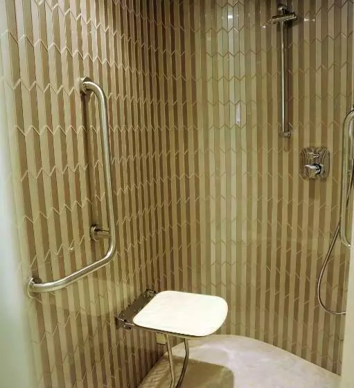 Standard Room King Bed Adapted for people with reduced mobility, Hilton Istanbul Kozyatagi
