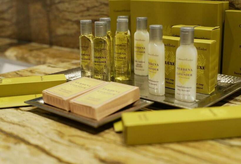 Family Room, Hilton Istanbul Kozyatagi