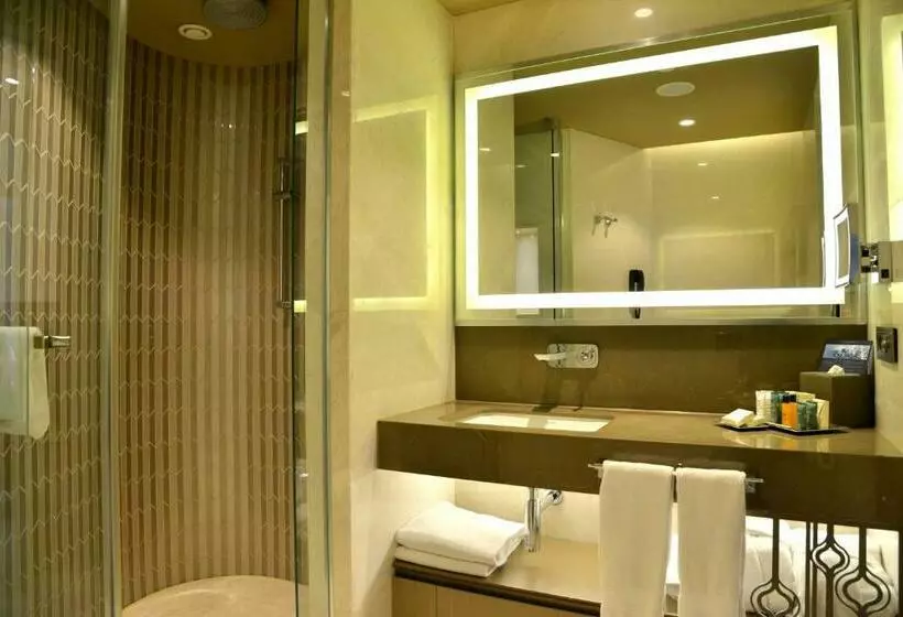 Family Room, Hilton Istanbul Kozyatagi