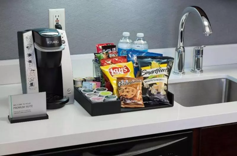 キングサイズベッドのスイートルーム, Homewood Suites By Hilton Hamilton, Ontario, Canada