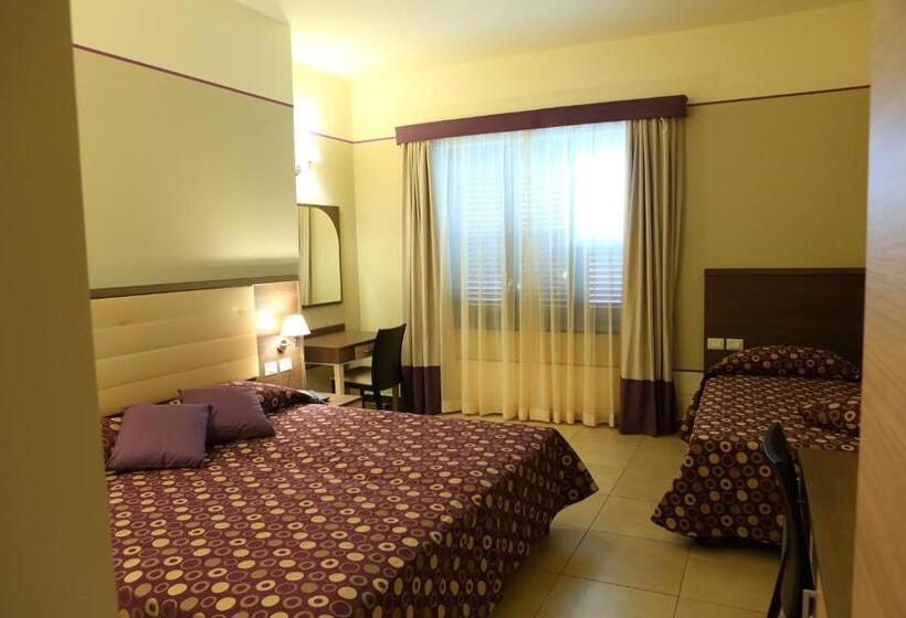 バルコニー付きスタンダードトリプルルーム, Milazzo