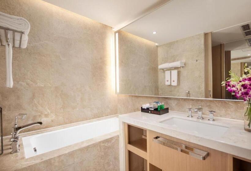 סוויטה משפחתית, Ramada Plaza Qiandeng Kunshan