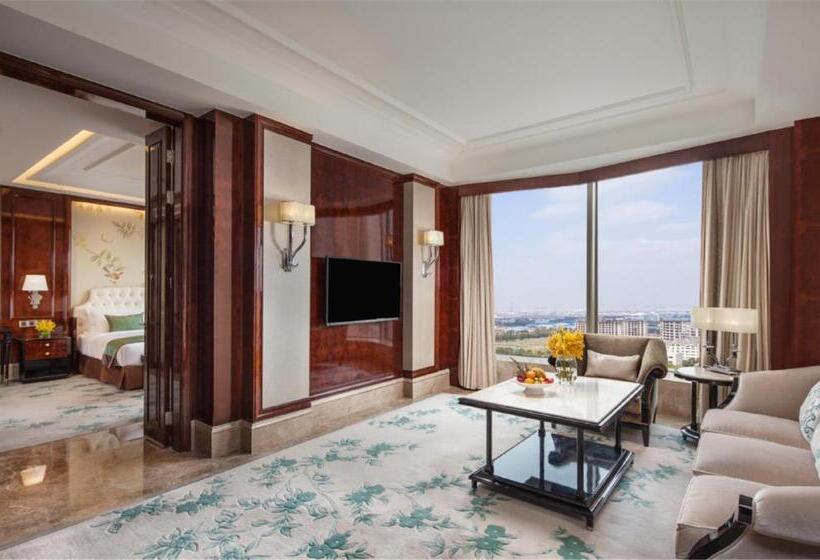 סוויטה משפחתית, Ramada Plaza Qiandeng Kunshan