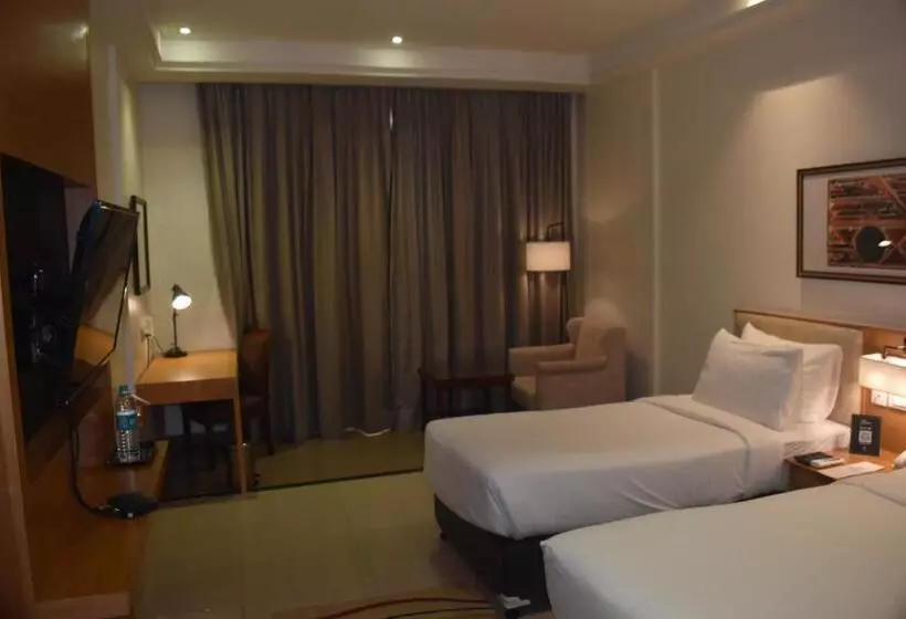 デラックスルーム, Royal Orchid Central Shimoga