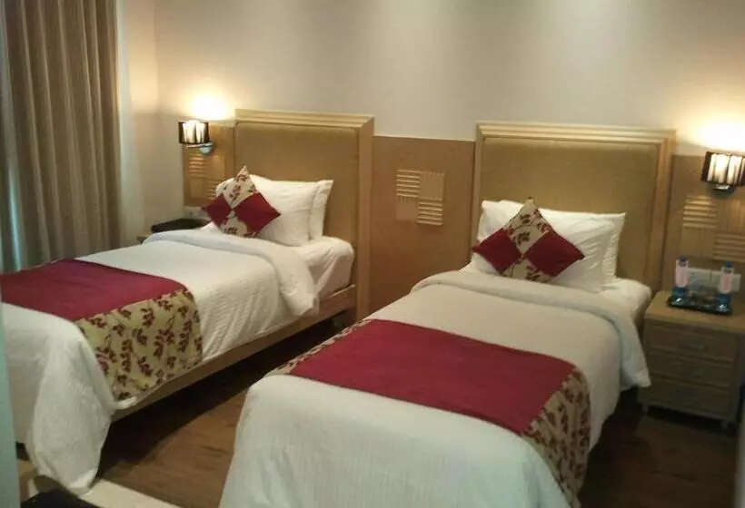 デラックスルーム, Royal Orchid Central Shimoga