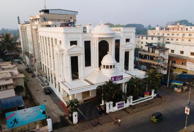 חדר דלוקס, Royal Orchid Central Shimoga