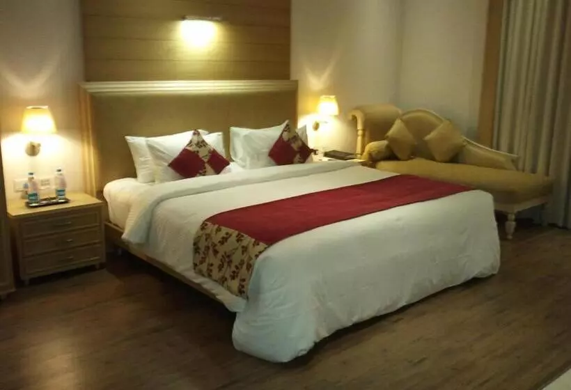 プレジデントスイートルーム, Royal Orchid Central Shimoga