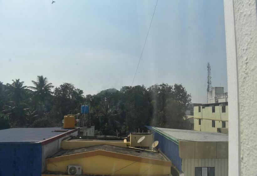 חדר דלוקס, Royal Orchid Central Shimoga